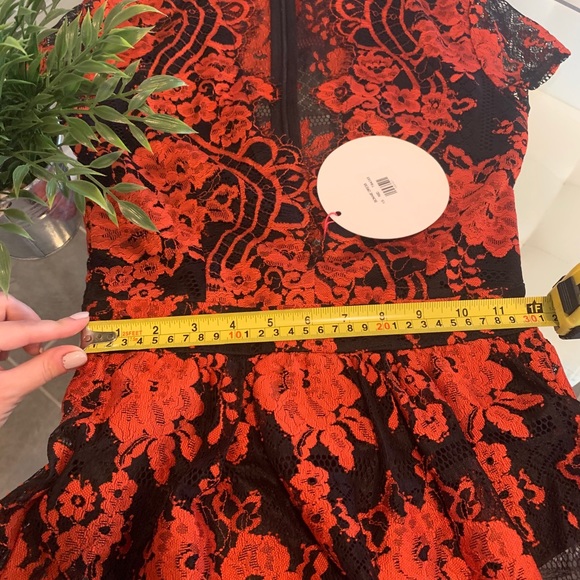 ❤️SOLD❤️Lace Short Sleeve Mini Dress - Picture 5 of 9